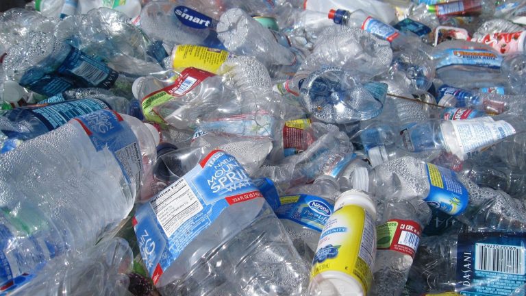 Why single-use plastic should be banned?